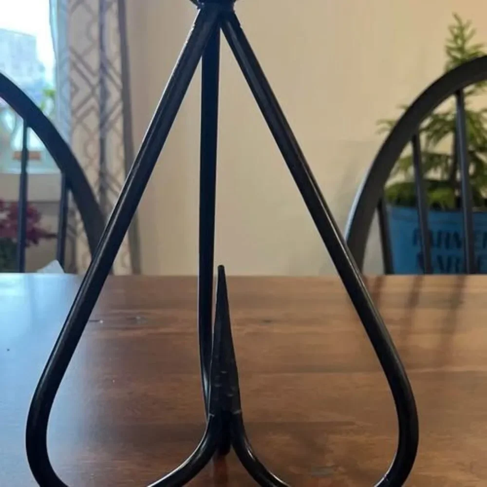 Candle holder Handmade wrought iron. Unique: heart shaped tripod Valentines